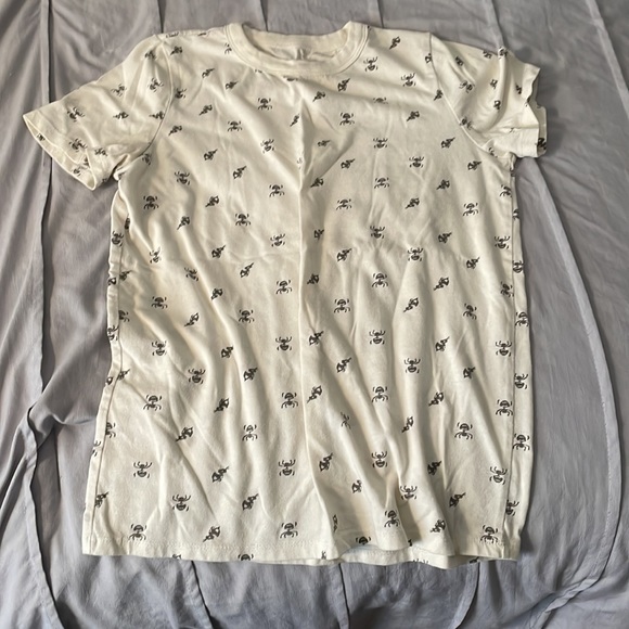 Oversized Bee T-Shirts - Picture 2 of 3